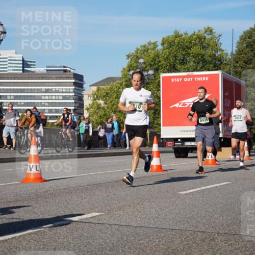 07.09.2025 - BARMER Alsterlauf Yannick Fuchs http://msf.ph/oto/8749078 07.09.2025 09:33:46 Laufen 10, 8435, 3852, 8232, 5528, 2583 meine-sportfotos.de
