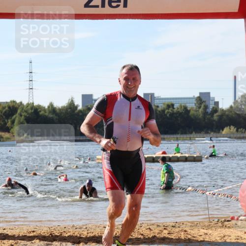 07.09.2025 - 19. Norderstedt Triathlon Luisa Fischer http://msf.ph/oto/8749109 07.09.2025 10:55:26 Schwimmen 276, 834, 1236 meine-sportfotos.de