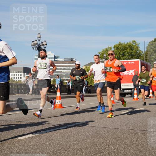 07.09.2025 - BARMER Alsterlauf Yannick Fuchs http://msf.ph/oto/8749147 07.09.2025 09:33:49 Laufen 3852, 232, 2583, 3296, 4307 meine-sportfotos.de