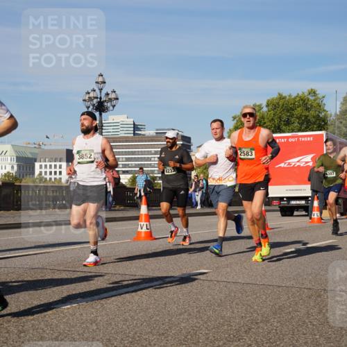 07.09.2025 - BARMER Alsterlauf Yannick Fuchs http://msf.ph/oto/8749153 07.09.2025 09:33:49 Laufen 5528, 3852, 8232, 2583, 3296, 4307, 5302 meine-sportfotos.de