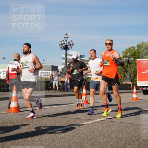 07.09.2025 - BARMER Alsterlauf Yannick Fuchs http://msf.ph/oto/8749168 07.09.2025 09:33:50 Laufen 3852, 8232, 2583, 1, 4307 meine-sportfotos.de