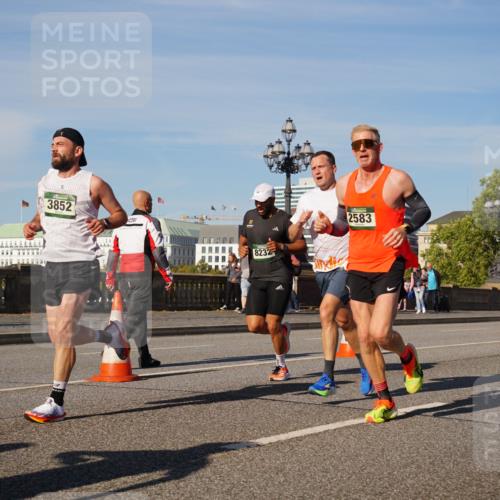 07.09.2025 - BARMER Alsterlauf Yannick Fuchs http://msf.ph/oto/8749178 07.09.2025 09:33:50 Laufen 3852, 8232, 2583, 4307, 3296 meine-sportfotos.de