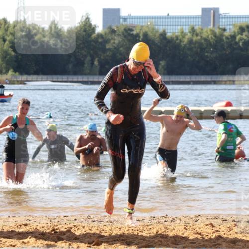 07.09.2025 - 19. Norderstedt Triathlon Luisa Fischer http://msf.ph/oto/8749206 07.09.2025 10:56:10 Schwimmen 229, 1301, 1308, 1314 meine-sportfotos.de