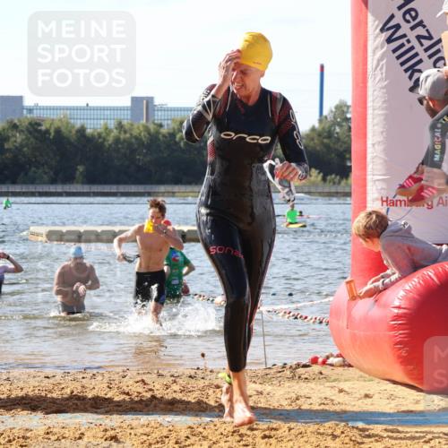 07.09.2025 - 19. Norderstedt Triathlon Luisa Fischer http://msf.ph/oto/8749224 07.09.2025 10:56:12 Schwimmen 229, 1206, 1301, 1308, 1314 meine-sportfotos.de