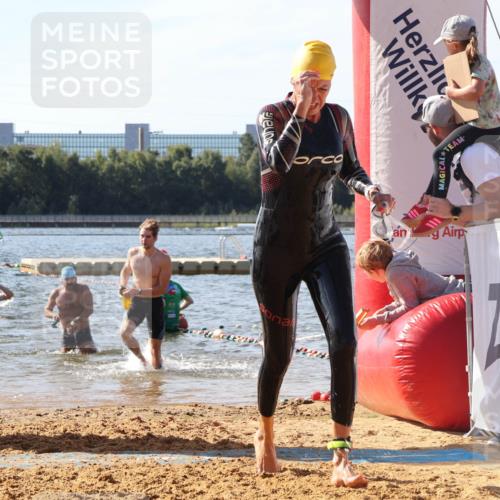 07.09.2025 - 19. Norderstedt Triathlon Luisa Fischer http://msf.ph/oto/8749227 07.09.2025 10:56:12 Schwimmen 229, 1206, 1301, 1308, 1314 meine-sportfotos.de