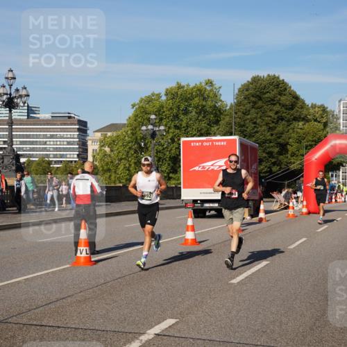 07.09.2025 - BARMER Alsterlauf Yannick Fuchs http://msf.ph/oto/8749259 07.09.2025 09:33:54 Laufen 892 meine-sportfotos.de