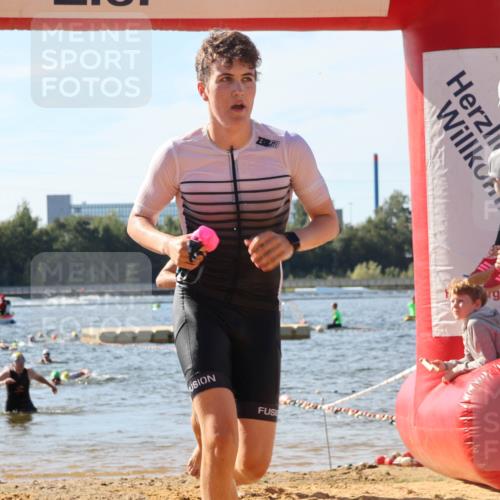 07.09.2025 - 19. Norderstedt Triathlon Luisa Fischer http://msf.ph/oto/8749305 07.09.2025 10:56:27 Schwimmen 203, 760, 1194, 1195, 1206, 1308 meine-sportfotos.de