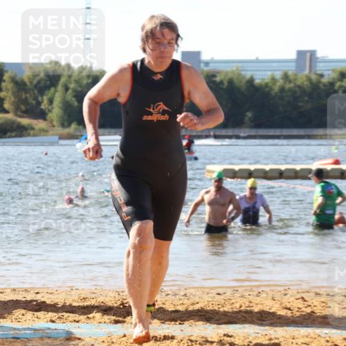 07.09.2025 - 19. Norderstedt Triathlon Luisa Fischer http://msf.ph/oto/8749321 07.09.2025 10:56:38 Schwimmen 203, 1194, 1195, 1229 meine-sportfotos.de