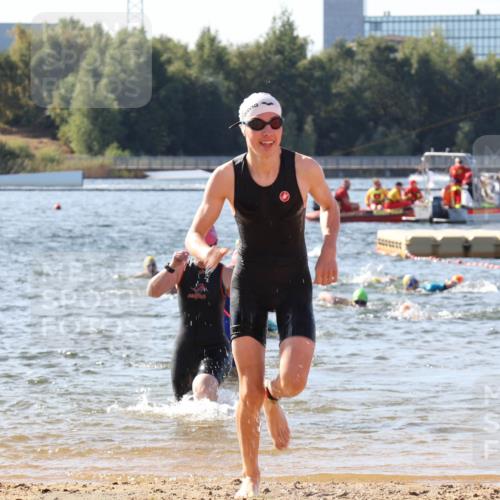 07.09.2025 - 19. Norderstedt Triathlon Luisa Fischer http://msf.ph/oto/8749379 07.09.2025 10:56:58 Schwimmen 296, 1152, 1279, 1394, 1395 meine-sportfotos.de