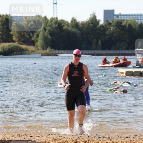 07.09.2025 - 19. Norderstedt Triathlon Luisa Fischer http://msf.ph/oto/8749404 07.09.2025 10:57:01 Schwimmen 296, 1152, 1279, 1394 meine-sportfotos.de