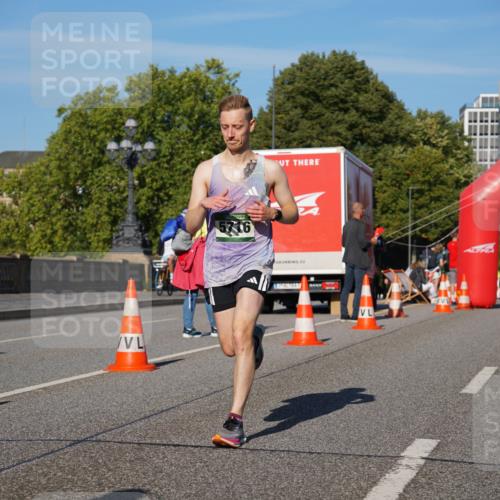 07.09.2025 - BARMER Alsterlauf Yannick Fuchs http://msf.ph/oto/8749432 07.09.2025 09:34:09 Laufen 5716 meine-sportfotos.de