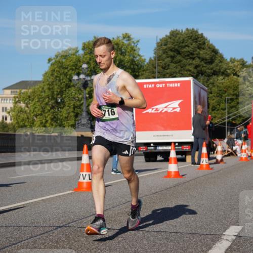 07.09.2025 - BARMER Alsterlauf Yannick Fuchs http://msf.ph/oto/8749442 07.09.2025 09:34:09 Laufen 716 meine-sportfotos.de