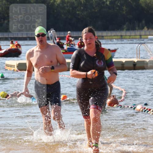 07.09.2025 - 19. Norderstedt Triathlon Luisa Fischer http://msf.ph/oto/8749518 07.09.2025 10:57:19 Schwimmen 1161, 1218, 1228, 1253 meine-sportfotos.de