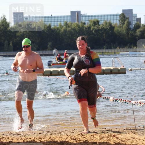 07.09.2025 - 19. Norderstedt Triathlon Luisa Fischer http://msf.ph/oto/8749532 07.09.2025 10:57:21 Schwimmen 1161, 1218, 1228, 1253 meine-sportfotos.de