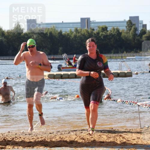 07.09.2025 - 19. Norderstedt Triathlon Luisa Fischer http://msf.ph/oto/8749533 07.09.2025 10:57:21 Schwimmen 1161, 1218, 1228, 1253 meine-sportfotos.de
