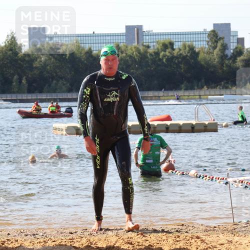 07.09.2025 - 19. Norderstedt Triathlon Luisa Fischer http://msf.ph/oto/8749687 07.09.2025 10:58:06 Schwimmen 710 meine-sportfotos.de