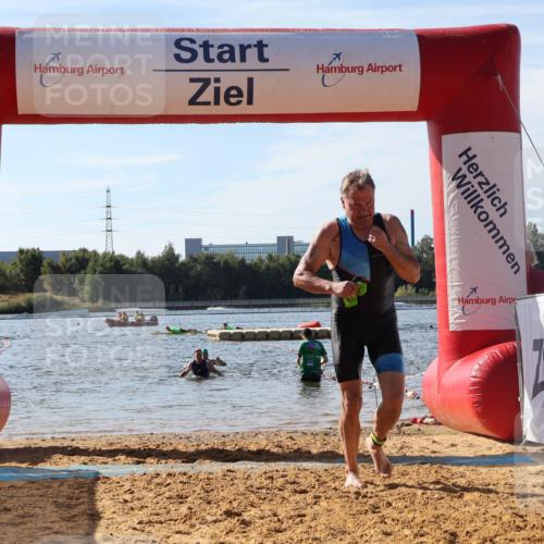 07.09.2025 - 19. Norderstedt Triathlon Luisa Fischer http://msf.ph/oto/8749760 07.09.2025 10:58:14 Schwimmen 152, 710 meine-sportfotos.de