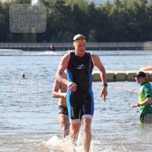 07.09.2025 - 19. Norderstedt Triathlon Luisa Fischer http://msf.ph/oto/8749782 07.09.2025 10:58:24 Schwimmen 152, 704, 1274 meine-sportfotos.de