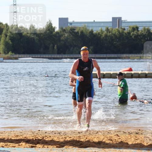 07.09.2025 - 19. Norderstedt Triathlon Luisa Fischer http://msf.ph/oto/8749792 07.09.2025 10:58:25 Schwimmen 152, 704, 1274 meine-sportfotos.de