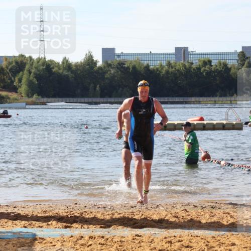 07.09.2025 - 19. Norderstedt Triathlon Luisa Fischer http://msf.ph/oto/8749798 07.09.2025 10:58:25 Schwimmen 152, 704, 1274 meine-sportfotos.de