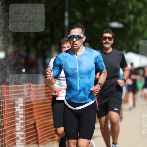 07.09.2025 - 19. Norderstedt Triathlon Michael Strokosch http://msf.ph/oto/8749800 07.09.2025 12:42:12 Laufen 168, 189, 215, 717, 741, 793, 1249, 1300 meine-sportfotos.de