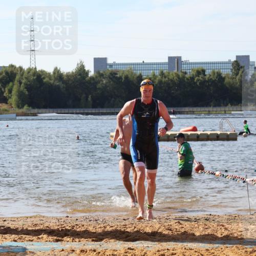 07.09.2025 - 19. Norderstedt Triathlon Luisa Fischer http://msf.ph/oto/8749807 07.09.2025 10:58:26 Schwimmen 704, 1274 meine-sportfotos.de