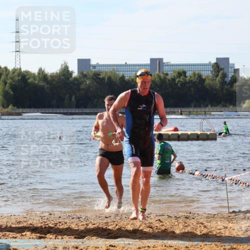 07.09.2025 - 19. Norderstedt Triathlon Luisa Fischer http://msf.ph/oto/8749816 07.09.2025 10:58:27 Schwimmen 704, 1274 meine-sportfotos.de
