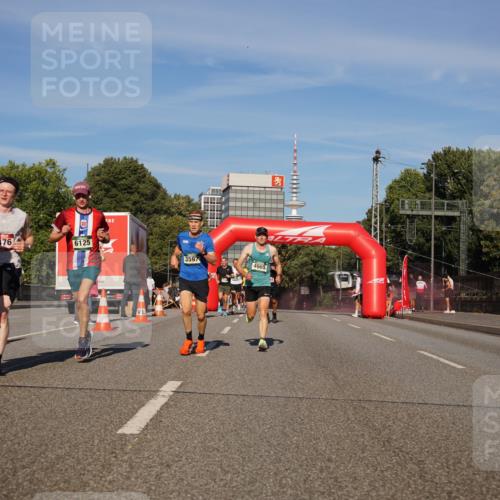 07.09.2025 - BARMER Alsterlauf Yannick Fuchs http://msf.ph/oto/8749875 07.09.2025 09:34:31 Laufen 3906, 5476, 6125, 3597, 4665 meine-sportfotos.de