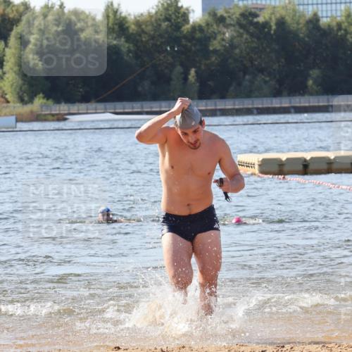 07.09.2025 - 19. Norderstedt Triathlon Luisa Fischer http://msf.ph/oto/8749915 07.09.2025 10:59:58 Schwimmen 228, 1210 meine-sportfotos.de