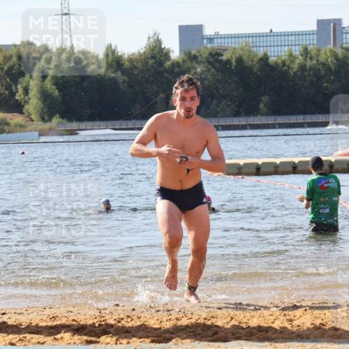 07.09.2025 - 19. Norderstedt Triathlon Luisa Fischer http://msf.ph/oto/8749926 07.09.2025 10:59:58 Schwimmen 228, 1210 meine-sportfotos.de