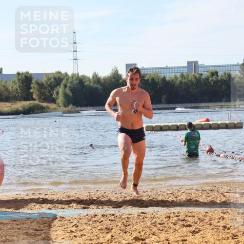 07.09.2025 - 19. Norderstedt Triathlon Luisa Fischer http://msf.ph/oto/8749933 07.09.2025 10:59:59 Schwimmen 228, 1210 meine-sportfotos.de