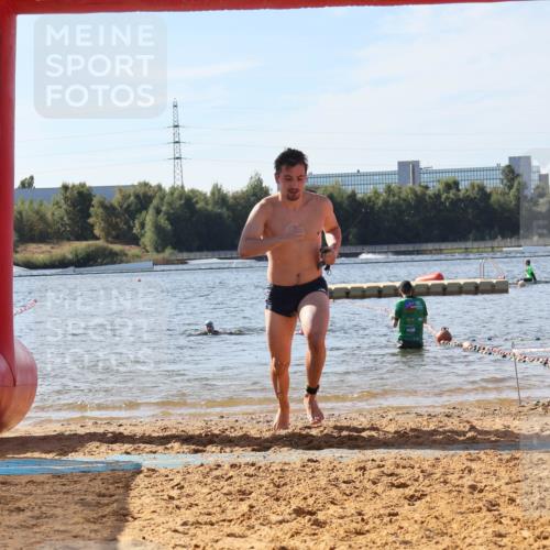 07.09.2025 - 19. Norderstedt Triathlon Luisa Fischer http://msf.ph/oto/8749938 07.09.2025 10:59:59 Schwimmen 228, 1210 meine-sportfotos.de