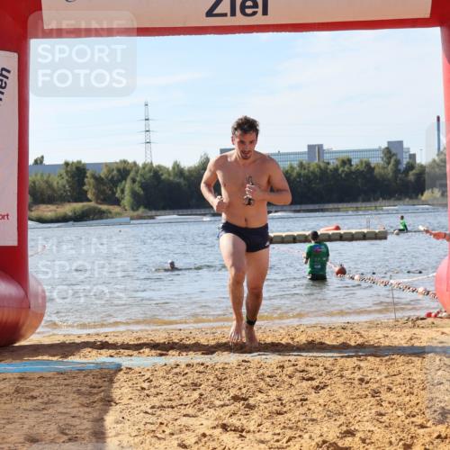 07.09.2025 - 19. Norderstedt Triathlon Luisa Fischer http://msf.ph/oto/8749941 07.09.2025 11:00:00 Schwimmen 228, 1210 meine-sportfotos.de