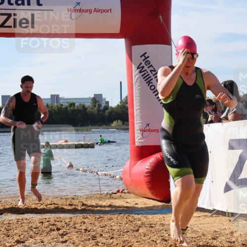 07.09.2025 - 19. Norderstedt Triathlon Luisa Fischer http://msf.ph/oto/8749996 07.09.2025 11:00:24 Schwimmen 784, 1225 meine-sportfotos.de