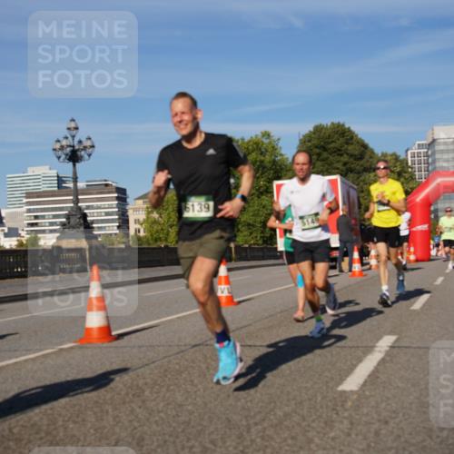 07.09.2025 - BARMER Alsterlauf Yannick Fuchs http://msf.ph/oto/8750016 07.09.2025 09:34:36 Laufen 6139 meine-sportfotos.de