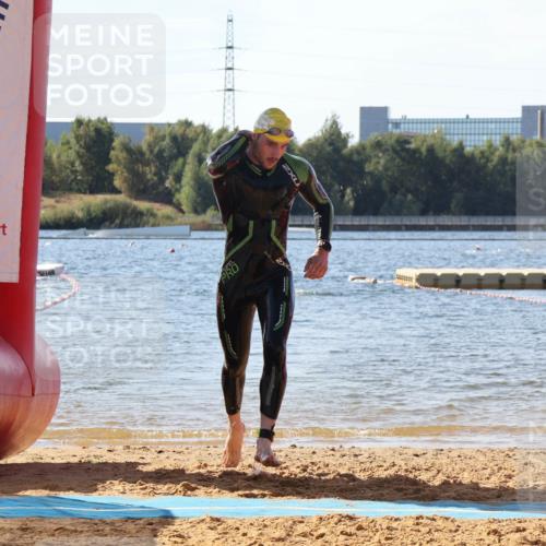 07.09.2025 - 19. Norderstedt Triathlon Luisa Fischer http://msf.ph/oto/8750108 07.09.2025 11:13:38 Schwimmen 1383 meine-sportfotos.de