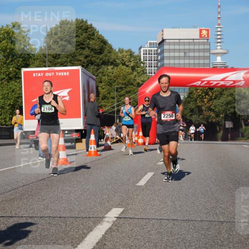 07.09.2025 - BARMER Alsterlauf Yannick Fuchs http://msf.ph/oto/8750171 07.09.2025 09:34:42 Laufen 2106, 5828, 2250 meine-sportfotos.de