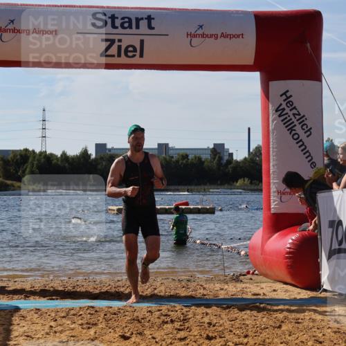 07.09.2025 - 19. Norderstedt Triathlon Luisa Fischer http://msf.ph/oto/8750178 07.09.2025 11:14:16 Schwimmen 746, 787 meine-sportfotos.de