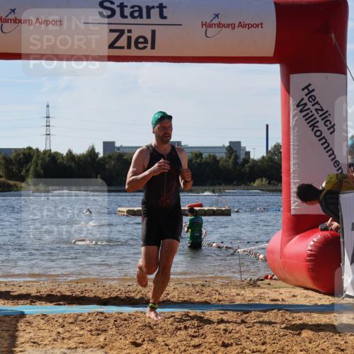 07.09.2025 - 19. Norderstedt Triathlon Luisa Fischer http://msf.ph/oto/8750184 07.09.2025 11:14:16 Schwimmen 746, 787 meine-sportfotos.de