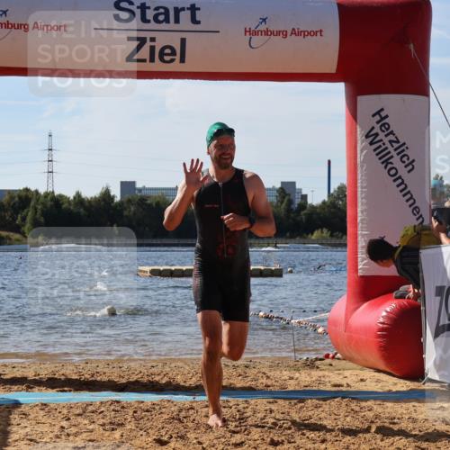 07.09.2025 - 19. Norderstedt Triathlon Luisa Fischer http://msf.ph/oto/8750190 07.09.2025 11:14:17 Schwimmen 746, 787 meine-sportfotos.de