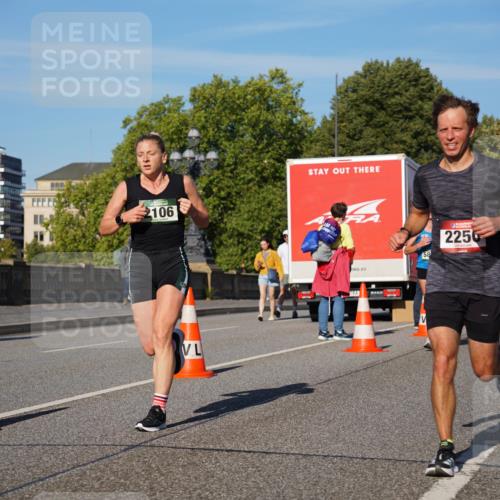 07.09.2025 - BARMER Alsterlauf Yannick Fuchs http://msf.ph/oto/8750209 07.09.2025 09:34:43 Laufen 2106, 58, 2250, 3405 meine-sportfotos.de
