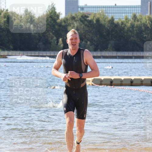 07.09.2025 - 19. Norderstedt Triathlon Luisa Fischer http://msf.ph/oto/8750210 07.09.2025 11:14:26 Schwimmen 154, 746 meine-sportfotos.de