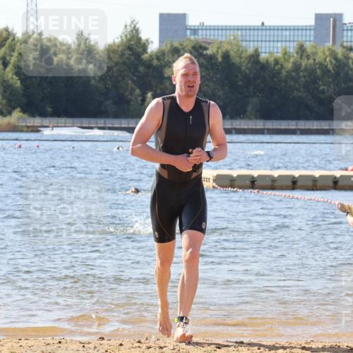 07.09.2025 - 19. Norderstedt Triathlon Luisa Fischer http://msf.ph/oto/8750216 07.09.2025 11:14:26 Schwimmen 154, 746 meine-sportfotos.de