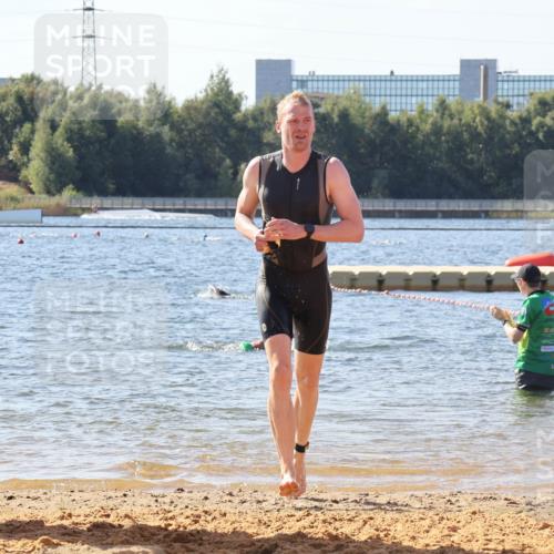 07.09.2025 - 19. Norderstedt Triathlon Luisa Fischer http://msf.ph/oto/8750220 07.09.2025 11:14:27 Schwimmen 154, 746 meine-sportfotos.de
