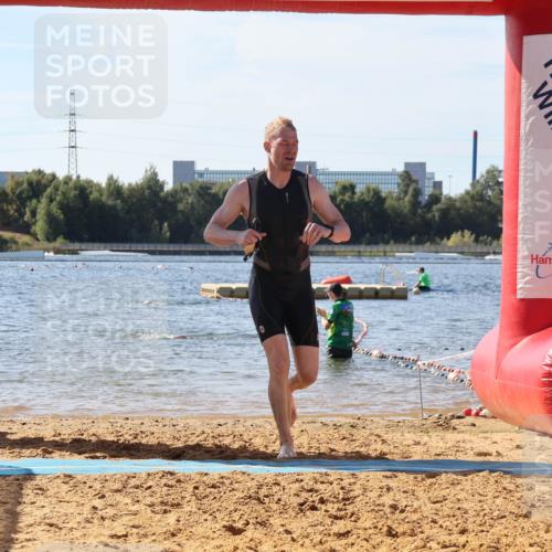 07.09.2025 - 19. Norderstedt Triathlon Luisa Fischer http://msf.ph/oto/8750249 07.09.2025 11:14:28 Schwimmen 154, 746 meine-sportfotos.de