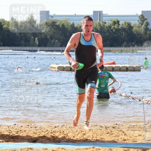 07.09.2025 - 19. Norderstedt Triathlon Luisa Fischer http://msf.ph/oto/8750278 07.09.2025 11:14:46 Schwimmen 1332 meine-sportfotos.de