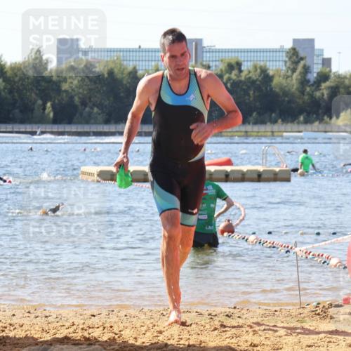 07.09.2025 - 19. Norderstedt Triathlon Luisa Fischer http://msf.ph/oto/8750284 07.09.2025 11:14:46 Schwimmen 1332 meine-sportfotos.de