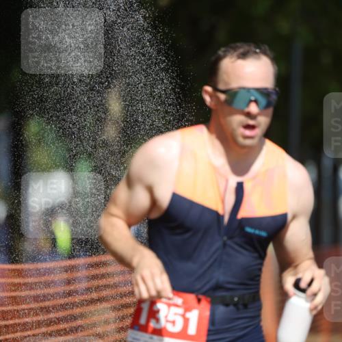 07.09.2025 - 19. Norderstedt Triathlon Michael Strokosch http://msf.ph/oto/8750429 07.09.2025 12:43:16 Laufen 818, 1294, 1351, 1379 meine-sportfotos.de