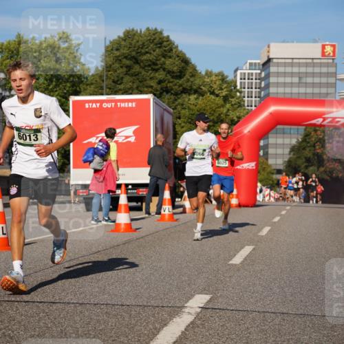 07.09.2025 - BARMER Alsterlauf Yannick Fuchs http://msf.ph/oto/8750552 07.09.2025 09:35:00 Laufen 6013, 5066, 8025, 57 meine-sportfotos.de