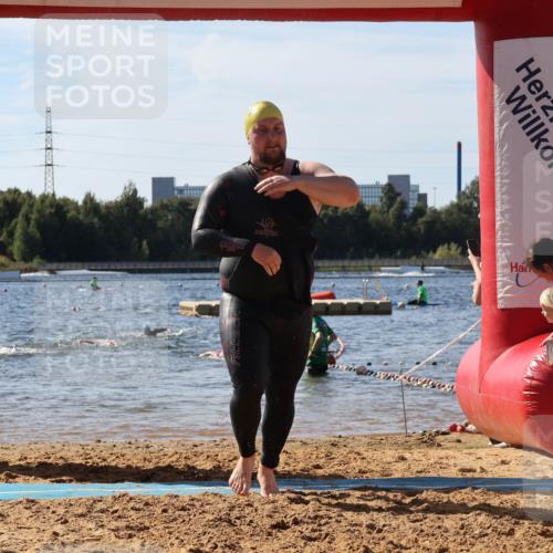 07.09.2025 - 19. Norderstedt Triathlon Luisa Fischer http://msf.ph/oto/8750585 07.09.2025 11:16:04 Schwimmen 186, 190, 1348, 1363 meine-sportfotos.de